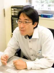 横浜市南部地域療育センター所長 礒﨑 仁太郎 医師