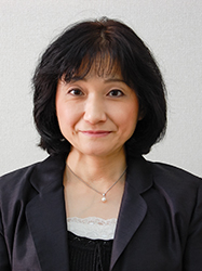 横浜市中部地域療育センター所長 高木 一江 医師